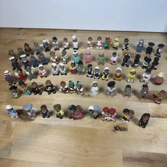 Vintage Spanish Terra Cotta Miniature Mud People  Lot of 65 - Picture 2 of 16